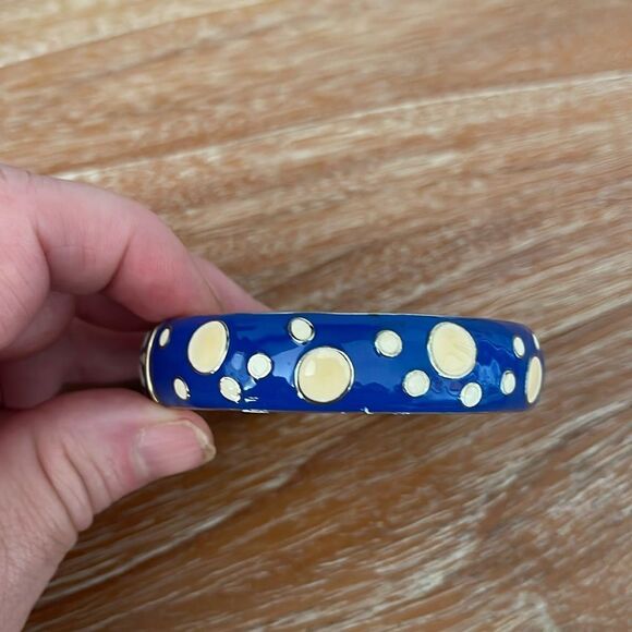 Betsey Johnson hinged bangle - Picture 1 of 4